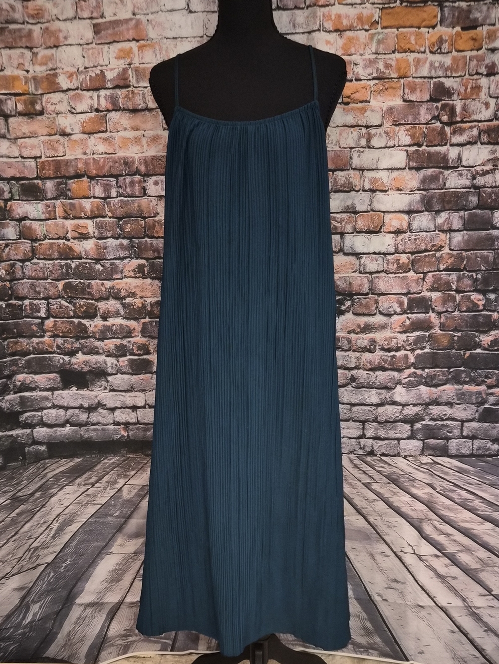 Time and Tru Teal Pleated Spaghetti Strap Maxi Dress